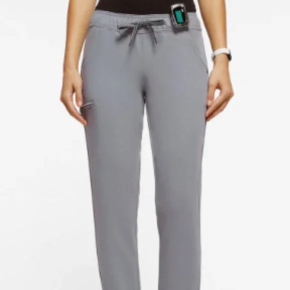 The Women's Tailormade Scrub Set - XL - Picture 6 of 6